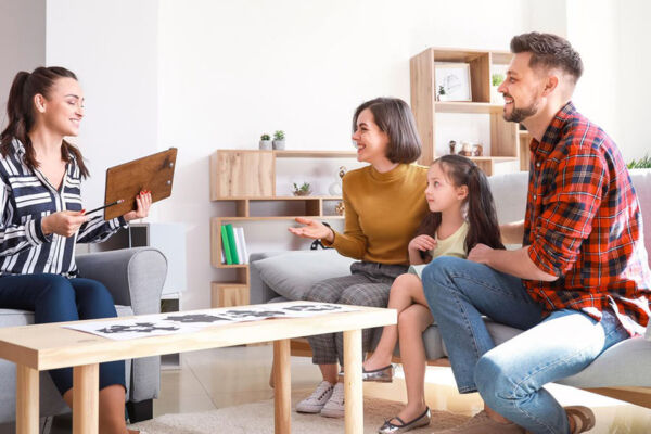 Family-therapist-explaining-during-family-counseling-600x400